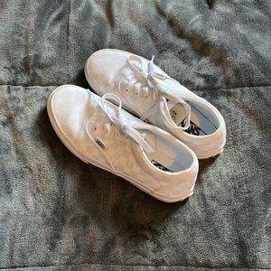 •all white checkered vans•